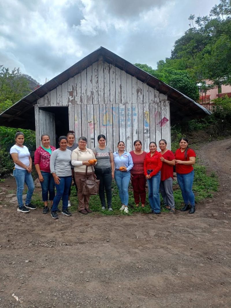 visita de la Supervisora de Espacios Alimentarios (EAEYD), Griselda Farfán Gaitán.
